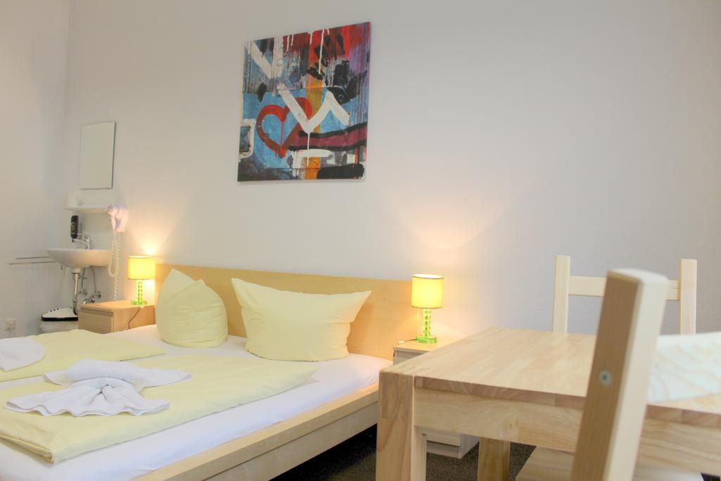 Pension Central Hostel Berlin Eksteriør billede